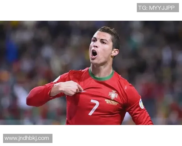 单场进6球的足球传奇球星引发热议 打破历史纪录成就新高度 单场进6球的足球传奇球星引发热议 打破历史纪录成就新高度