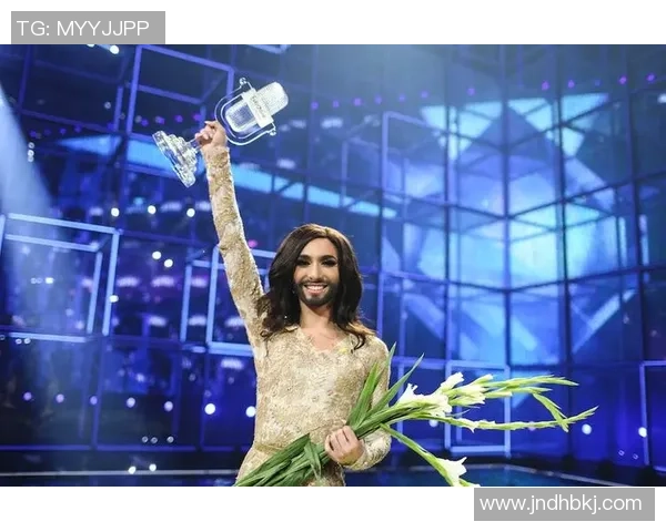 变装后更具魅力的足球明星们个性展示与时尚风采 变装后更具魅力的足球明星们个性展示与时尚风采