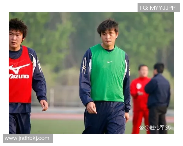 哪些著名足球球星身披6号球衣展现球队灵魂与核心力量 哪些著名足球球星身披6号球衣展现球队灵魂与核心力量