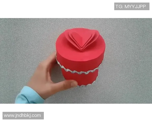 如何绘制一颗足球星人物的动态表现与技巧解析