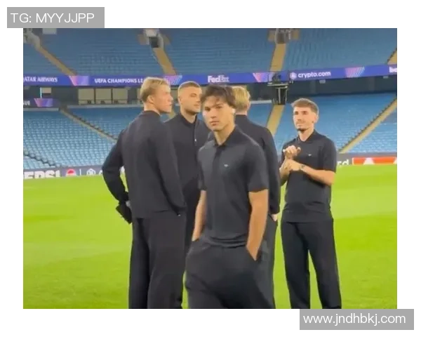 德姓足球巨星风采全解析 揭秘德尔皮耶罗与德布劳内的球场传奇 德姓足球巨星风采全解析 揭秘德尔皮耶罗与德布劳内的球场传奇