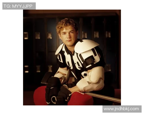 曾是足球巨星如今挑战冰球赛场的传奇人物画像 曾是足球巨星如今挑战冰球赛场的传奇人物画像