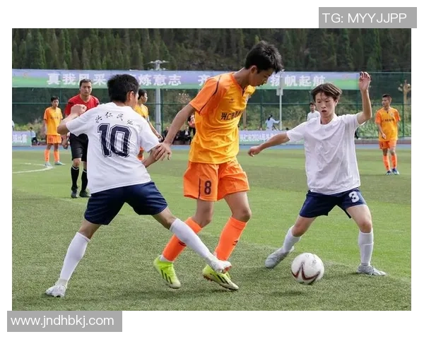 球星同款足球长袖训练服舒适透气助力绿茵场上挥洒激情