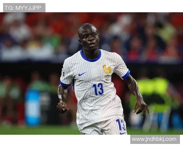 足球球星卡直拍：聚焦明星球员背后的收藏价值与市场趋势