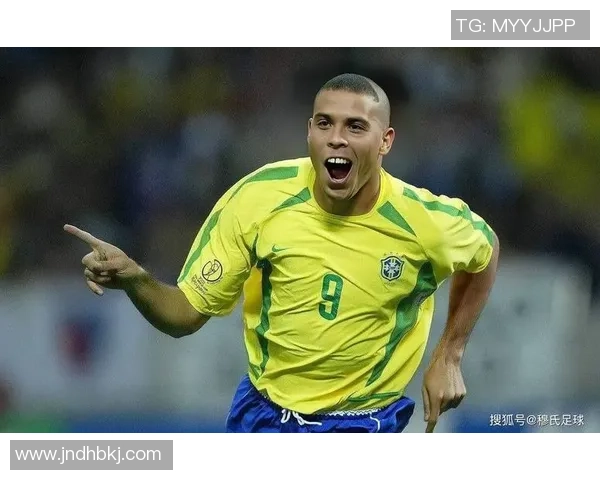 足球球星赘肉背后的秘密：运动员体态变化与职业生涯的关系分析