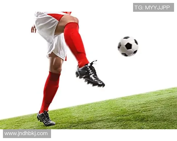 高级感十足的绿茵巨星风采与足球球星魅力全景解析